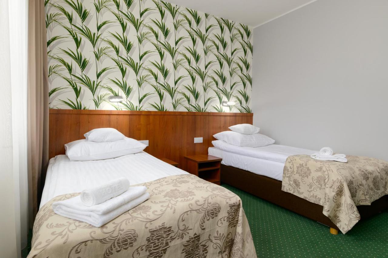 Hotel Zielony Posen Exterior foto