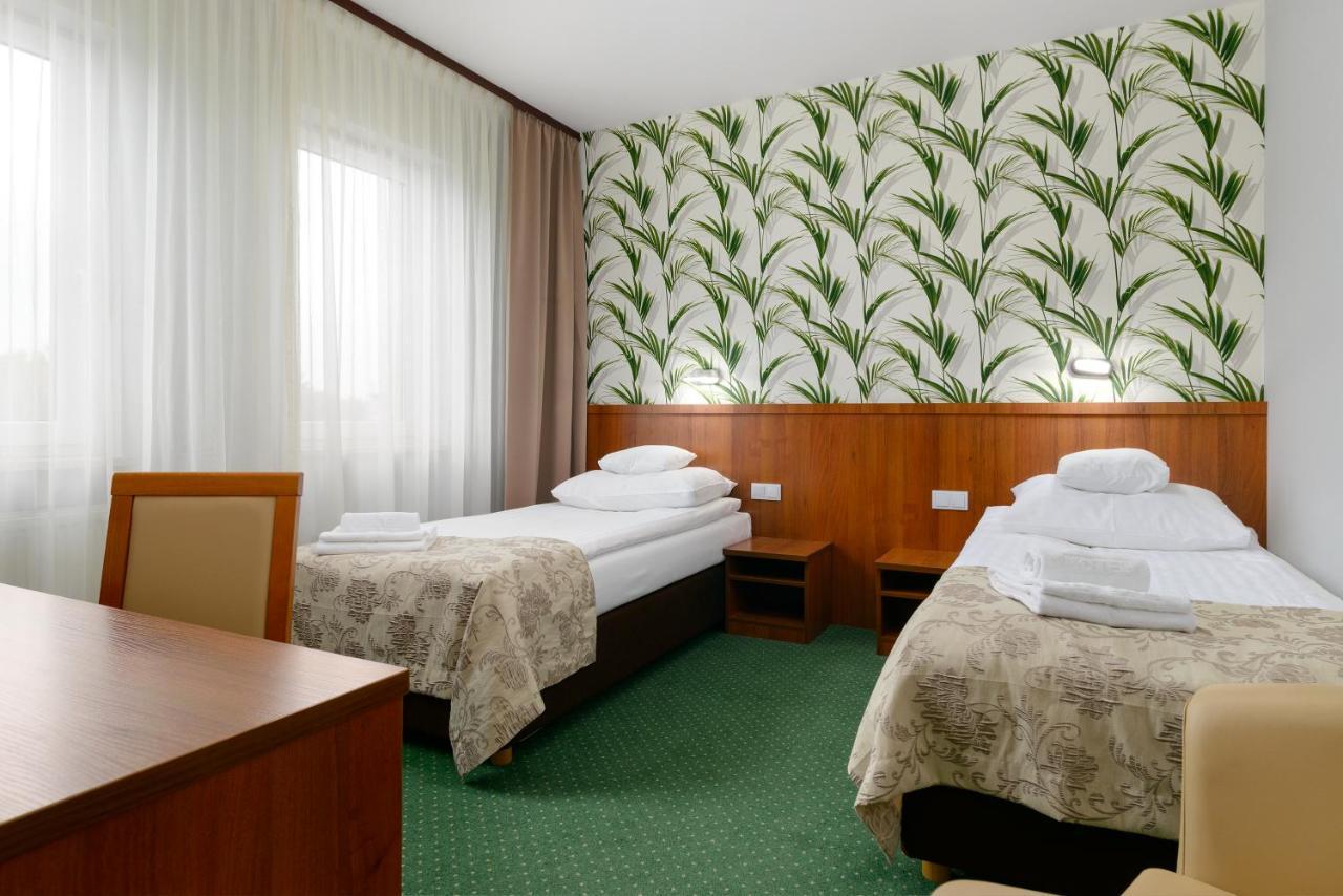 Hotel Zielony Posen Exterior foto