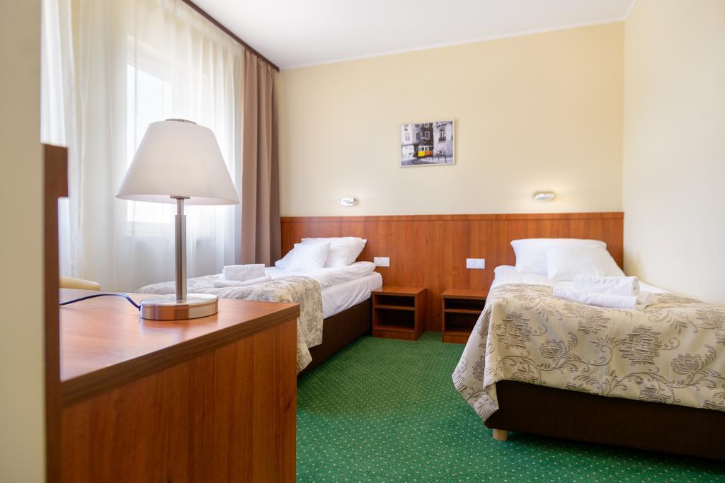 Hotel Zielony Posen Exterior foto